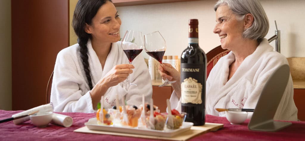 Spa-lyx med vin och charkbricka på Villa Quaranta Tommasi Wine Hotel & SPA