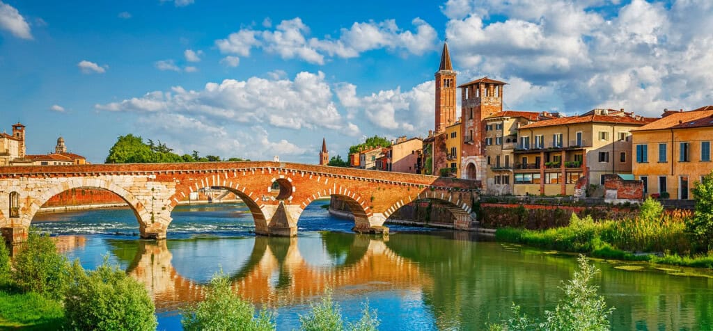 Bron Ponte Pietra i Verona, Italien
